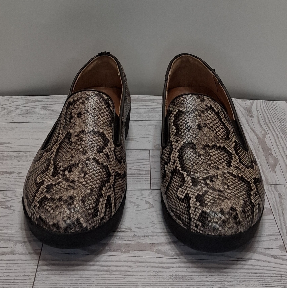 FitFlop Snake Print Brown Superskate Women's Slip On Loafers Size 6